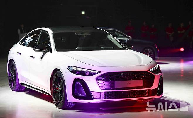 [김포=뉴시스] 김근수 기자 = 15일 경기 김포시 아우디 에어로피스에서 아우디 익스피리언스 더 뉴 아우디 A5 프리뷰 행사가 열리고 있다. 2025.05.15. ks@newsis.com