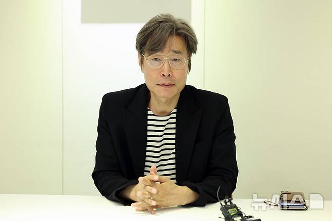 [서울=뉴시스] 박진희 기자 = 이재용 배우가 9일 서울 중구 달개비에서 인생 수행 에세이 ’그날 나는 붓다를 보았다‘ 출판 기자간담회를 하고 있다. 2025.06.09. pak7130@newsis.com