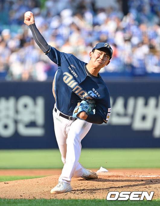 [OSEN=대구, 이석우 기자] 8일 대구삼성라이온즈파크에서 2025 신한 SOL 뱅크 KBO 리그 삼성 라이온즈와 NC 다이노스의 경기가 열렸다. 홈팀 삼성은 후라도가, 방문팀 NC는 신영우가 선발 출전했다. NC 다이노스 선발 투수 신영우가 역투하고 있다. 2025.06.08 / foto0307@osen.co.kr