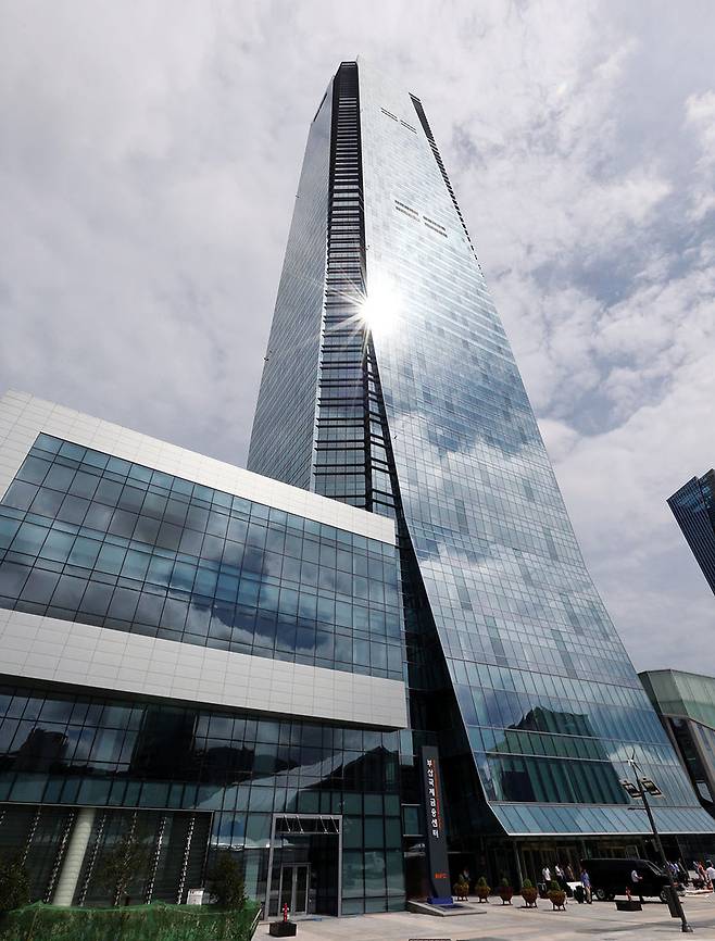 부산 이전 공공기관이 입주해 있는 부산국제금융센터(BIFC) ©연합뉴스