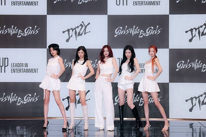 새 노래 ‘걸스 윌 비 걸스’에서 추구한 있지의 새로운 스타일은 ‘걸 크러시.’ 이젠 ‘장기’라 정의할 수 있는 ‘팔색조 매력’이 고스란히 묻은 노래다. 사진제공|JYP엔터테인먼트