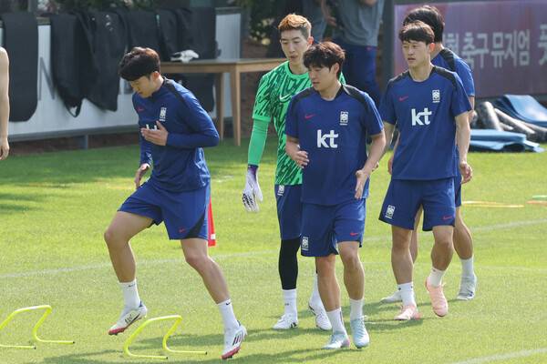 ▲ 축구대표팀 주장 손흥민과 이강인, 배준호 등이 훈련에 열중하고 있다. ⓒ연합뉴스
