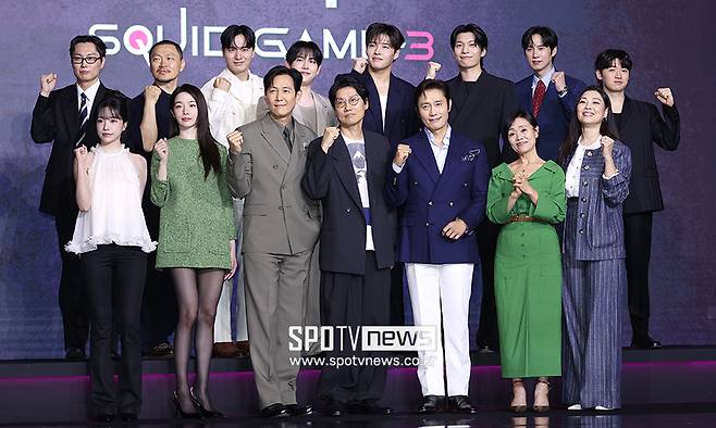 ▲ 노재원 양동근 이진욱 임시완 강하늘 위하준 박성훈 이다윗 채국희 강애심 이병헌 황동혁 감독 이정재 박규영 조유리 ⓒ곽혜미 기자