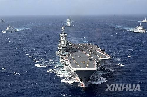 중국 해군 랴오닝함 전단 [신화 연합뉴스 자료사진. 재판매 및 DB 금지]