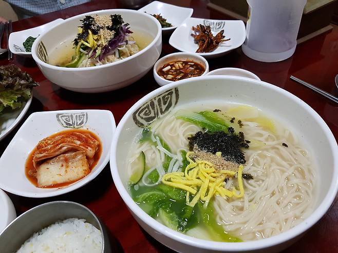 담백하고 깔끔한 맛이 일품인 안동국수.