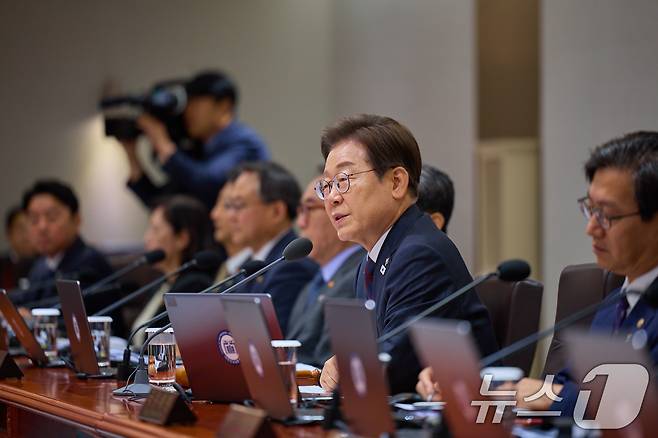 이재명 대통령이 10일 서울 용산구 대통령실 청사에서 열린 국무회의에서 모두발언을 하고 있다. (대통령실 제공. 재판매 및 DB 금지) 2025.6.10/뉴스1 ⓒ News1 허경 기자