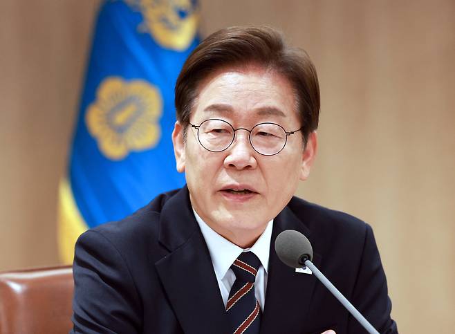 이재명 대통령이 9일 서울 용산 대통령실 청사에서 열린 비상경제점검 2차 태스크포스(TF)회의에서 발언하고 있다. /대통령실