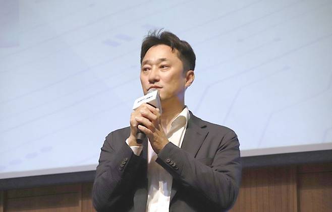 티맥스소프트 사업 대표 이형용 사장이 창립기념일 행사에서 기념사를 진행하고 있는 모습. 티맥스소프트 제공