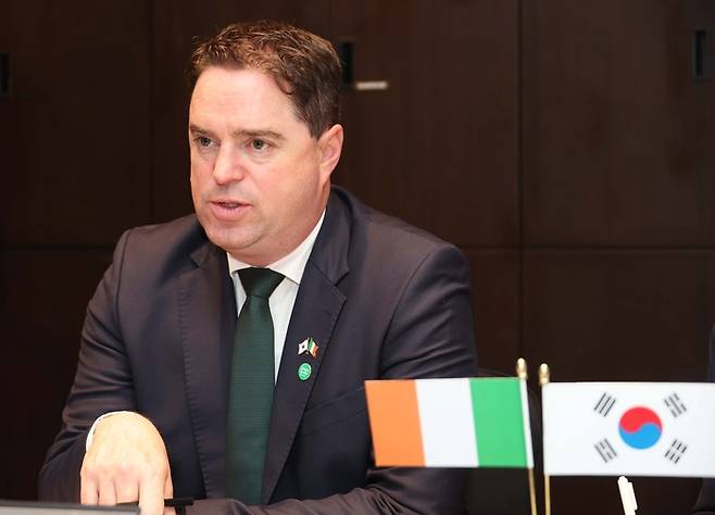 마틴 헤이든 아일랜드 국회의원 겸 농식품해양부 장관이 매일경제와 인터뷰에서 질문에 답하고 있다.[한주형 기자]