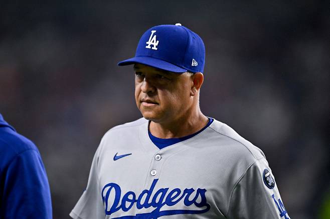 데이브 로버츠 LA다저스 감독이 김혜성을 교체한 이유를 설명했다. 사진은 데이브 로버츠 다저스 감독의 모습. /사진=로이터