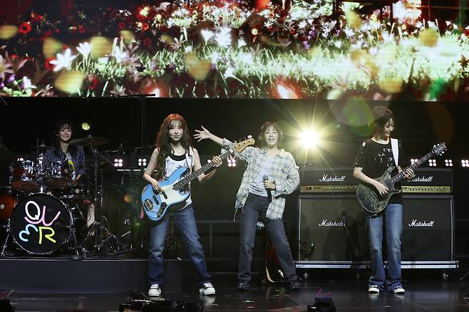 그룹 QWER(큐더블유이알) [연합]