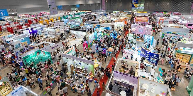 5일(현지시간) 베트남 호치민 SECC 전시장에서 ‘2025 베트남 국제 프리미엄 소비재전’이 개최되고 있다. 사진공동취재단