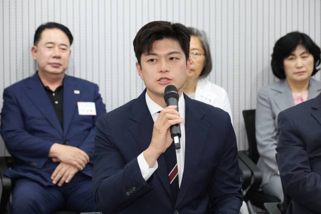 ▲국민의힘 김용태 비상대책위원장이 10일 서울 여의도 중앙당사에서 열린 비상대책위원장 주재 원외당협위원장 간담회에서 발언하고 있다. ⓒ연합뉴스