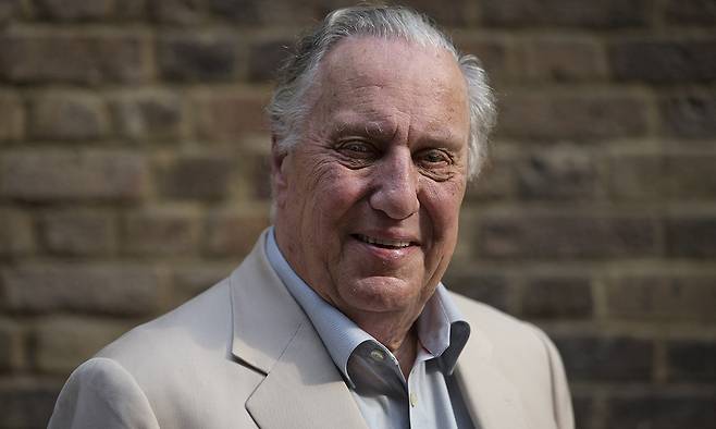 스릴러 소설 ‘자칼의 날’(1971)로 유명한 영국 작가 프레더릭 포사이스(1938∼2025). AFP연합뉴스