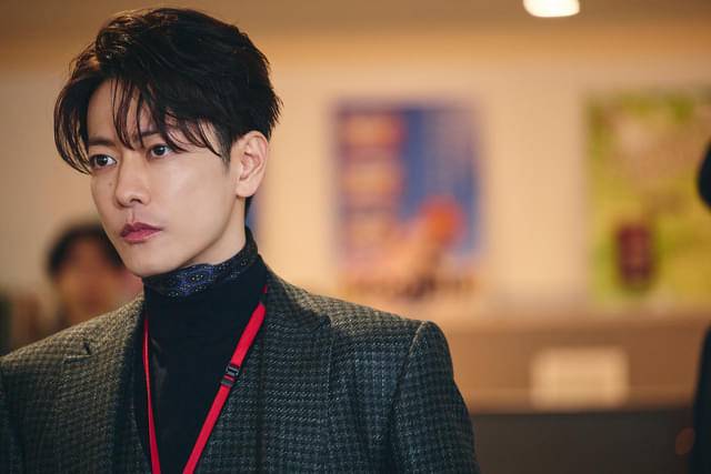 스즈키 와타루 역의 사토 타케루. 스튜디오드래곤·CJ ENM JAPAN