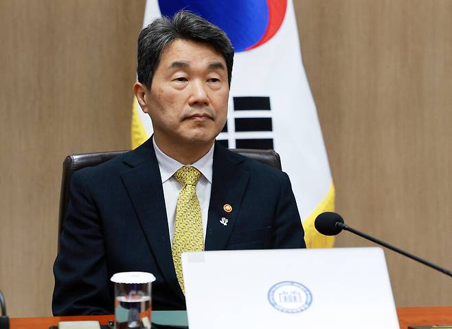 이주호 국무총리 직무대행 부총리 겸 교육부 장관이 6월5일 서울 용산 대통령실 청사에서 열린 국무회의에 참석하고 있다. ⓒ연합뉴스