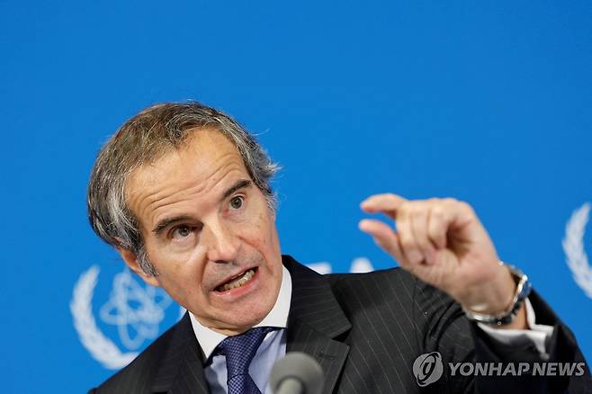 그로시 IAEA 사무총장 (빈 로이터=연합뉴스) 라파엘 그로시 국제원자력기구(IAEA) 사무총장이 9일(현지시간) 오스트리아 빈에서 열린 기자회견에서 발언하고 있다. 2025.06.09 photo@yna.co.kr