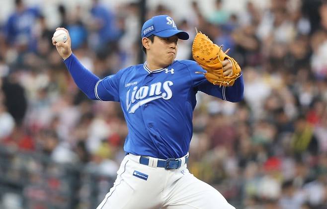11일 오후 6시30분 광주 기아챔피언스필드에서 열린 '2025 신한 SOL 뱅크 KBO리그' 삼성 라이온즈와 KIA 타이거즈 경기에서 양창섭이 투구 중이다. <삼성 라이온즈 제공>