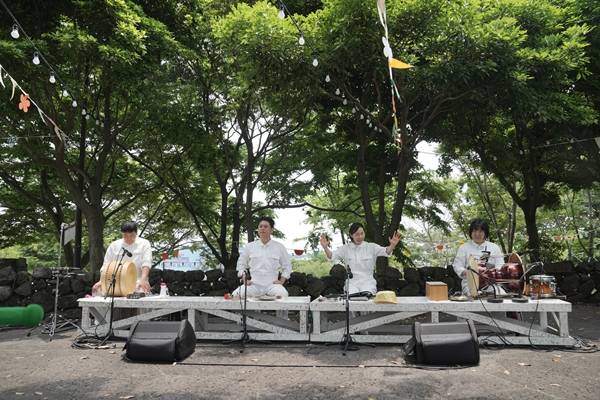 입과손스튜디오 공연 / 사진=제주문화예술재단