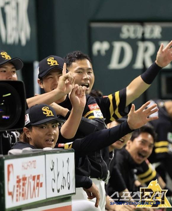 소프트뱅크는 퍼시픽리그 2년 연속 우승을 노리고 있다. 승률 5할로 인터리그를 시작해 좋은 흐름을 타고 있다. 사진캡처=소프트뱅크 호크스 SNS