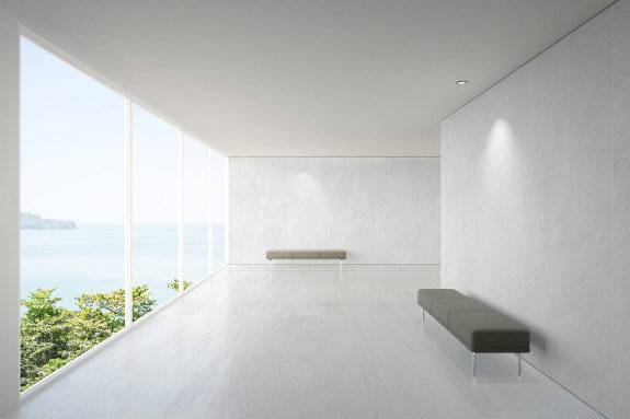 바닥과 벽면에 시공된 KCC글라스 홈씨씨 '세렌’ 비앙코(Bianco)