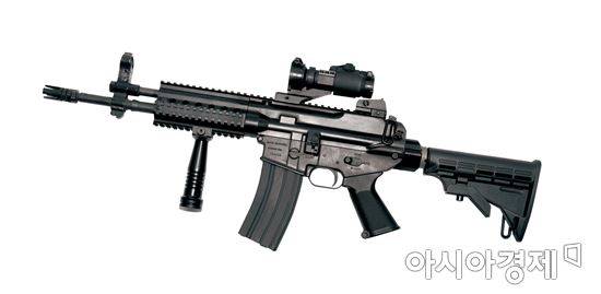 군장병들에게 보급된 K2C1 소총의 보급이 일시중단됐다.