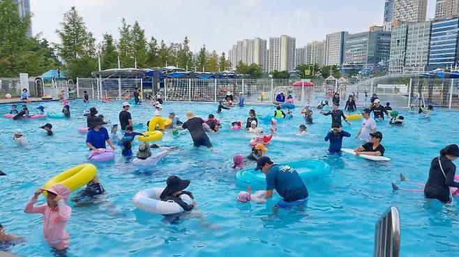 하남시가 오는 21일부터 미사호수공원, 하남유니온파크 등 관내 7곳의 어린이 물놀이장을 일제히 개장한다. 하남시 제공