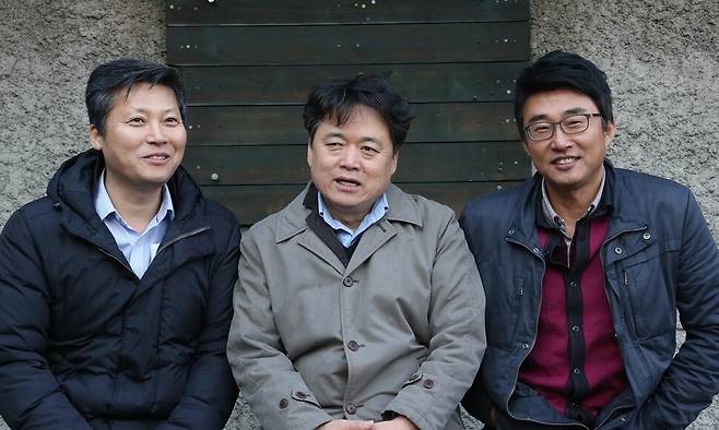 이용마 전 문화방송(MBC) 기자(왼쪽부터)와 최승호 뉴스타파 피디, 노종면 더불어민주당 국회의원이 지난 2015년 ‘해직 언론인’ 신분으로 한겨레를 찾았다. 이정우 선임기자 woo@hani.co.kr