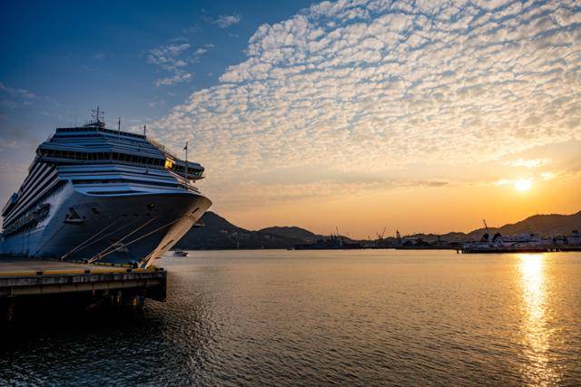 국제 크루즈선 코스타세레나호가 지난달 29일 일본 사가현 사세보항에 정박해 있다.