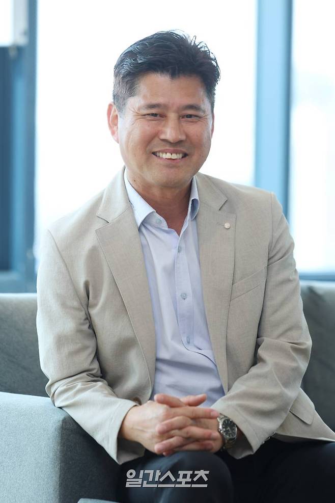 정규연 백제문화유산센터장이 26일 오후 서울 중구 순화동 KG타워 20층 라운지에서 진행된 일간스포츠와의 인터뷰에 앞서 포즈를 취하고 있다. 서병수 기자 qudtn@edaily.co.kr /2025.05.26/