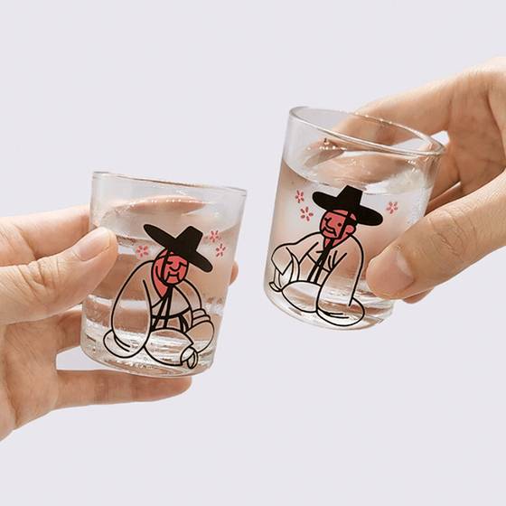 A color-changing soju glass set designed with scholars sold at the National Museum of Korea [NATIONAL MUSEUM OF KOREA]