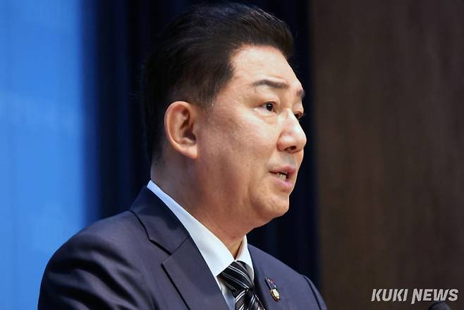 김병기 더불어민주당 의원이 5일 서울 여의도 국회 소통관에서 원내대표 출마를 선언하고 있다. 김병기 의원실 제공