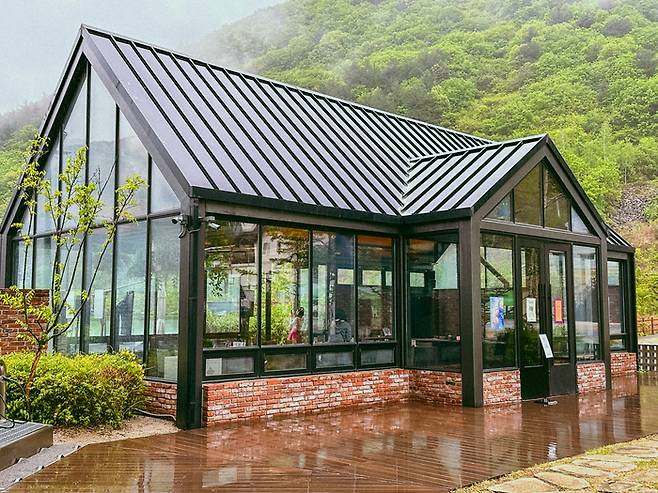 글래스하우스 / 사진=권효정 여행+ 기자