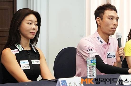 11일 열린 ‘25/26시즌 PBA-LPBA투어 미디어데이’에서 김가영(왼쪽)과 최원준이 새 시즌에 대한 포부를 밝히고 있다.