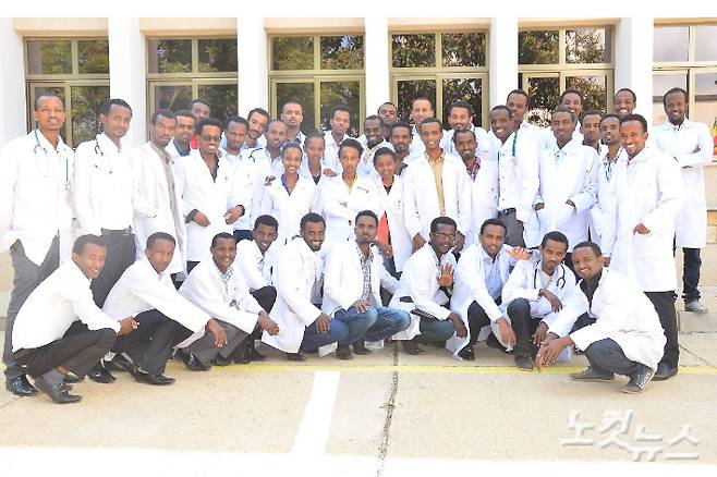 다윗은 가정의학과 전문의 및 대학 강사로 근무하며 에티오피아 전역에서 무료 의료봉사 활동에 참여하고 있다. 어린이 멘토링과 대학생 생활비 지원, 취약계층 치료비 지원 등 다양한 활동을 펼쳤다. 다윗은 "가장 감동적이었던 순간은 제가 사는 곳의 컴패션 어린이 300여 명에게 무료 건강검진을 제공했던 일이었다"고 말했다.