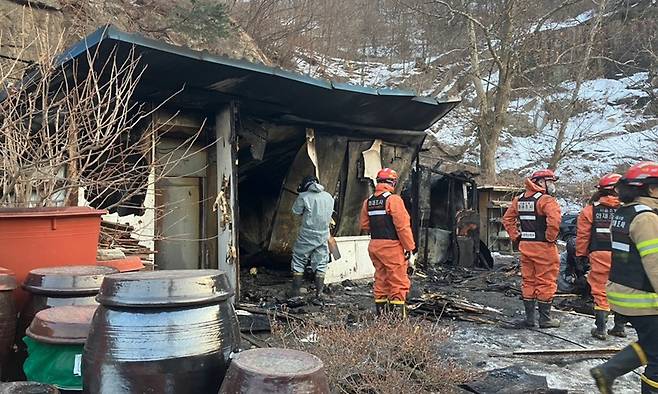 2월 11일 서울 서대문구 홍제동 개미마을에서 발생한 화재로 가건물이 불에 탄 모습. 장민주 기자