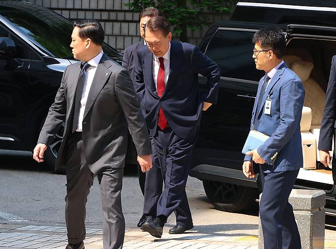 5월26일 윤석열이 서울중앙지법에서 열린 내란 우두머리 혐의 5차 공판에 참석했다. ⓒ사진공동취재단