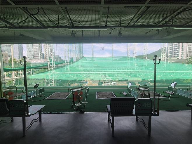 11일 부산 해운대구 아르피나 내 골프연습장 ⓒ시사저널 김동현