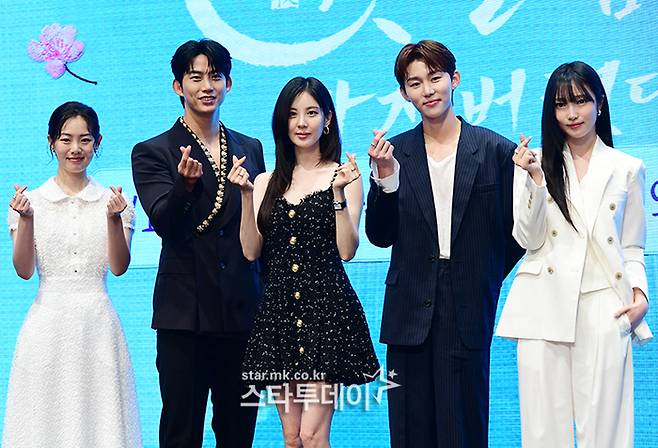 권한솔(왼쪽부터), 옥택연, 서현, 서범준, 지혜원. 사진|강영국 기자