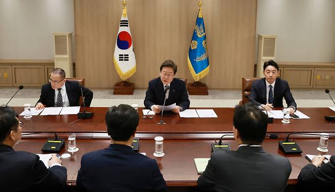 이재명 대통령이 물가 안정 대책을 마련하라고 지시했다.[사진｜뉴시스]