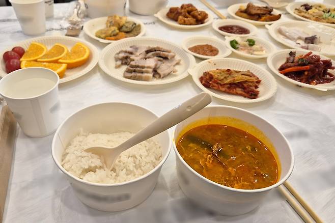 일회용기 사용하는 포항지역 한 장례식장 [촬영 손대성]