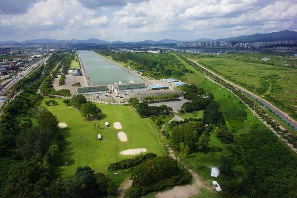 하남시와 하남시의회, (사)하남시민회, 미사강변도시 주민들이 잇따라 반환(인수)을 촉구하고 있는 미사경정공원 전경. /하남시 제공