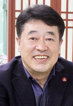 홍충효 신임 보조금관리위원회 위원장. ⓒ헤드라인제주