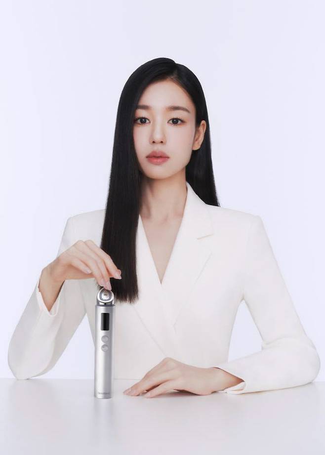 센텔리안24 뷰티 디바이스 ‘마데카 프라임 맥스’ (사진=동국제약)