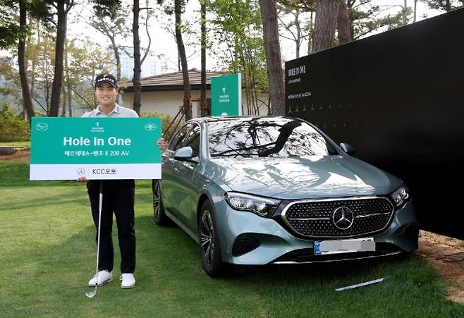 하나은행 인비테이셔널 1라운드 8번홀에서 홀인원을 기록한 이규민(사진=KPGA 제공)