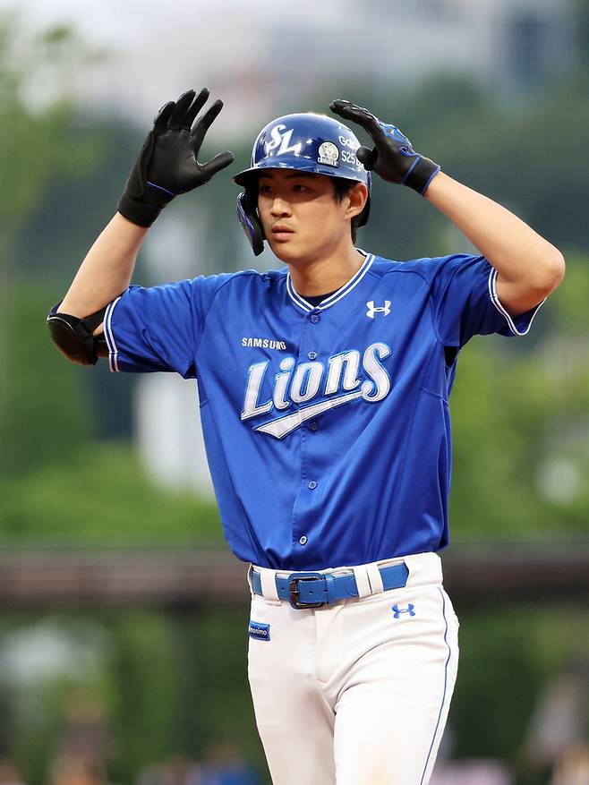 삼성 구자욱이 11일 광주-기아 챔피언스 필드에서 열린 2025 KBO리그 KIA전에서 3회초 1타점 적시타를 때린 후 세리머니를 하고 있다. 사진 | 광주=연합뉴스