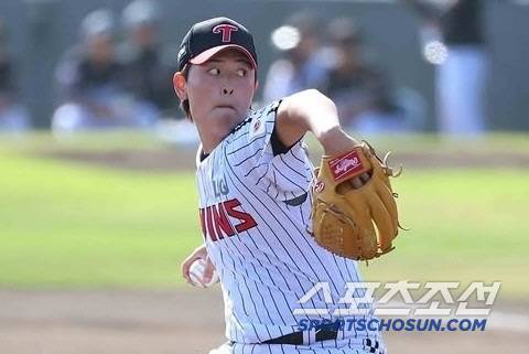 LG 트윈스 허용주가 2일 KT 위즈와의 연습경기서 9회초 피칭을 하고 있다. LG 트윈스 SNS 캡쳐