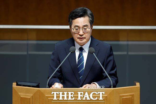 김동연 경기도지사가 12일 경기도의회 본회의장에서 발언하고 있다. /경기도
