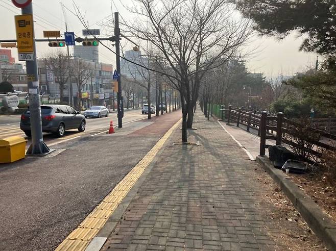 수원시가 광교산로 혼잡구간 일부를 2차로로 확장한다. 수원시 제공