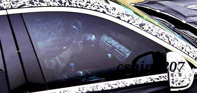 사진 : 제네시스 GV90 테스트카 (출처=오토스파이넷)